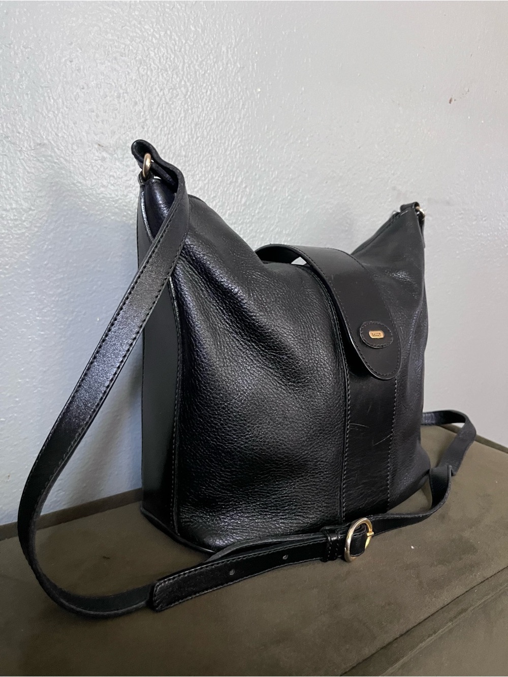 Bally Black Pebbled Leather Shoulder Bag with Gold Accents - Picture 4 of 10